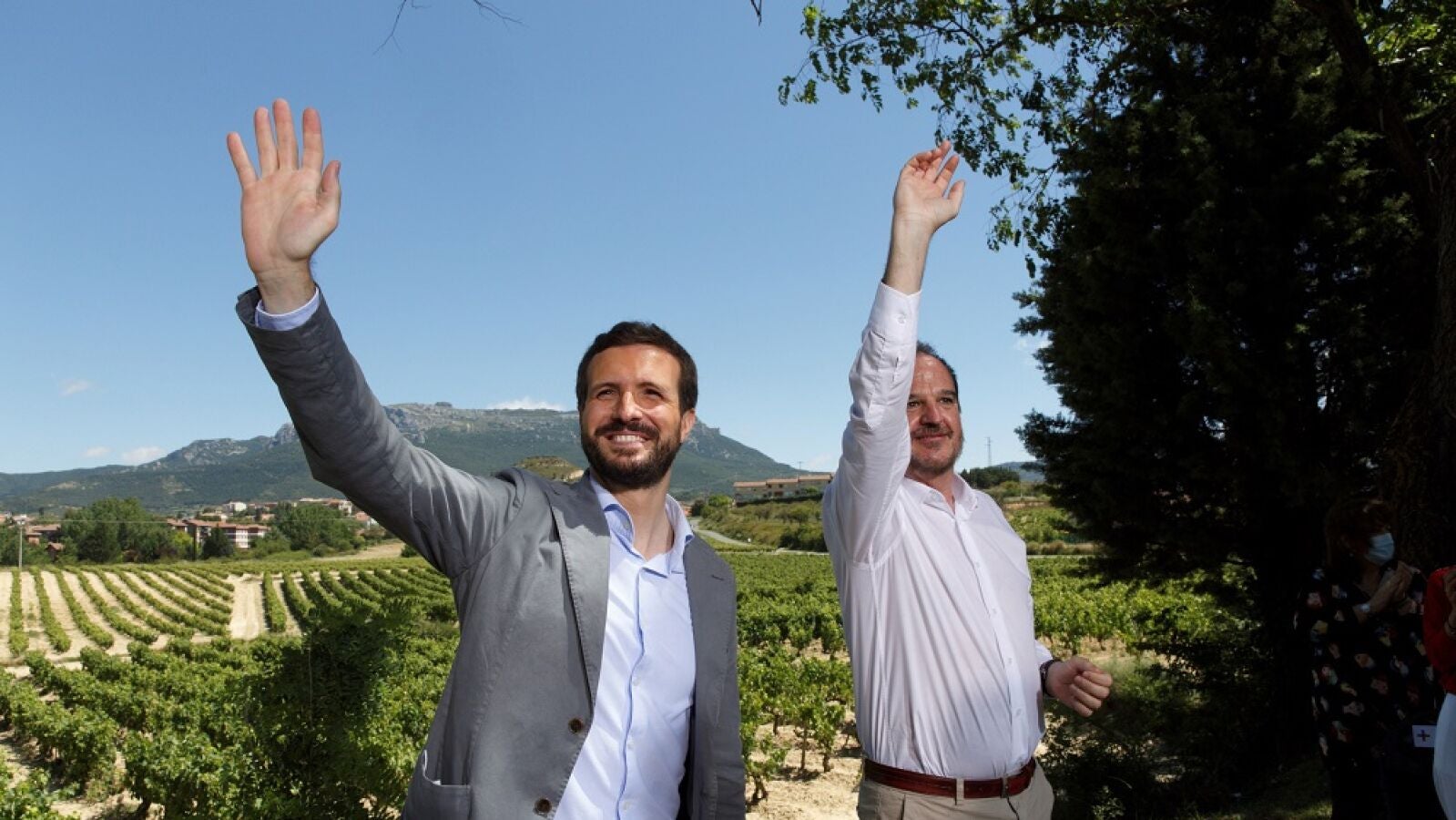 Pedro Sánchez y Pablo Casado siguen centrando sus mensajes de campaña electoral en reproches en clave nacional