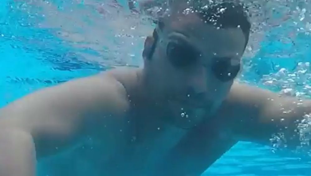 Alberto Lorente consigue el Récord Guinness de piscina estática a contracorriente