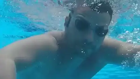 Alberto Lorente consigue el Récord Guinness de piscina estática a contracorriente Alberto Lorente consigue el Récord Guinness de piscina estática a contracorriente