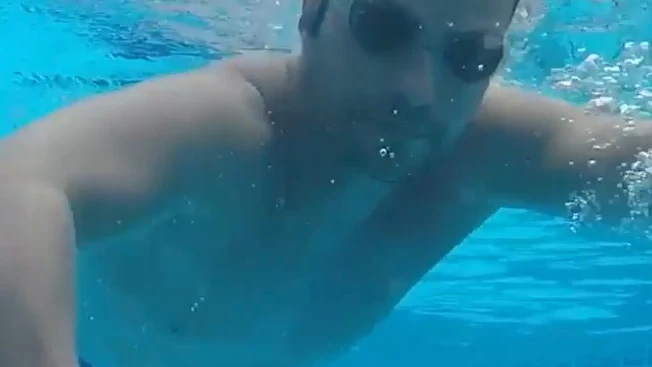 Alberto Lorente consigue el R&eacute;cord Guinness de piscina est&aacute;tica a contracorriente