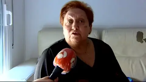 La abuela de la niña de 5 años agredida con ácido en Barcelona: "Gracias que no pilló también a la de 2 años" La abuela de la niña de 5 años agredida con ácido en Barcelona: "Gracias que no pilló también a la de 2 años"