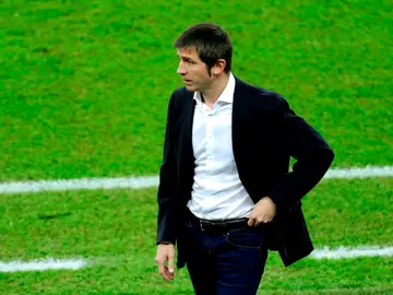 Albert Celades, en un partido del Valencia CF Albert Celades, en un partido del Valencia CF