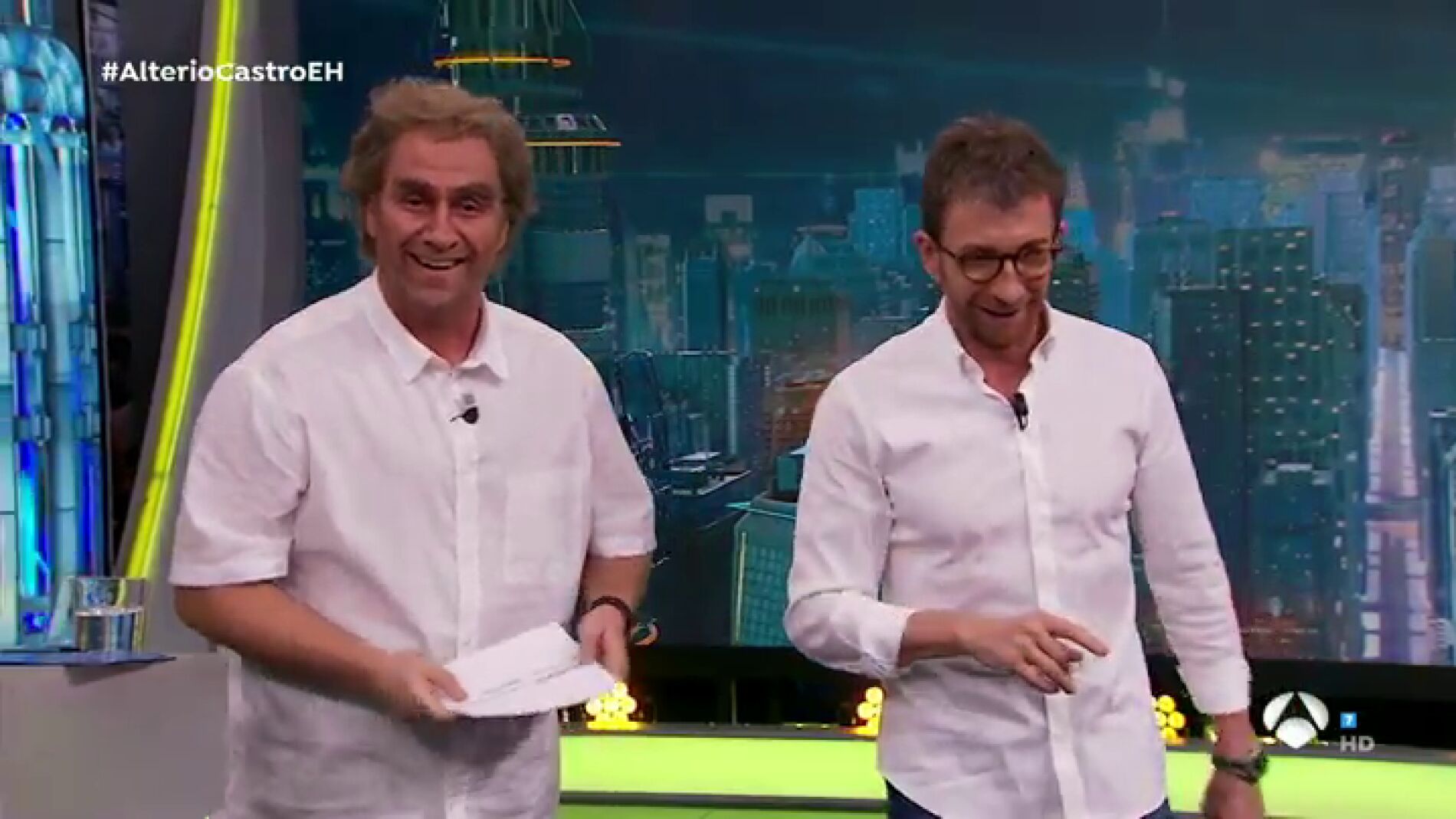 'Fernando Simón' demuestra sus grandes dotes con la imitación en el teléfono escacharrado de Carlos Latre