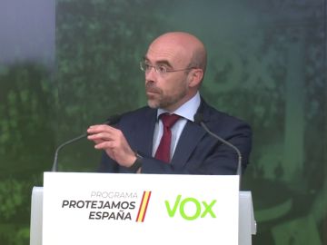 Jorge Buxadé, de Vox, acusa a Echenique de "protegerse en su enfermedad" para "ir esparciendo su odio"