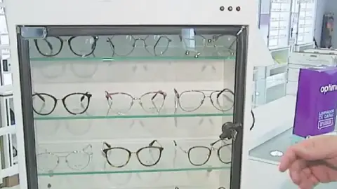 Caja estanca para desinfectar gafas Caja estanca para desinfectar gafas