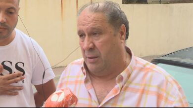El hombre que arrojó sosa a una madre y a su hija de 5 años era un vecino que la acosaba