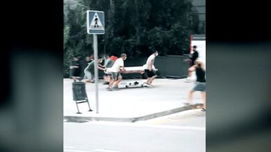 Un cigarrillo, el origen del incendio en el hospital de Sant Boi que ha causado un herido grave y doce intoxicados
