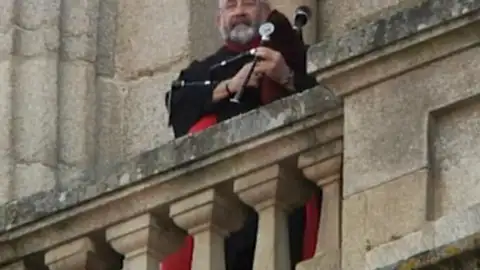 Gaitero en la catedral de Ourense Gaitero