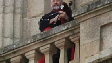 Un gaiteiro tocará a diario desde la torre de la Catedral de Ourense como homenaje a las víctimas del coronavirus