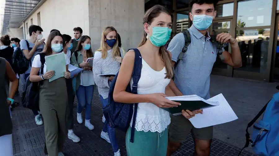 Alumnos de Bachillerato durante la Ebau del año pasado Así pueden calcular los estudiantes su nota en la EBAU 2020