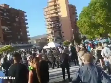 Increpan a Salvini cuando intentaba captar votos en una localidad del sur de Italia afectada por rebrotes de coronavirus Increpan a Salvini cuando intentaba captar votos en una localidad del sur de Italia afectada por rebrotes de coronavirus