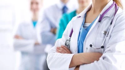 Los pediatras afrontan el reto del oto&ntilde;o