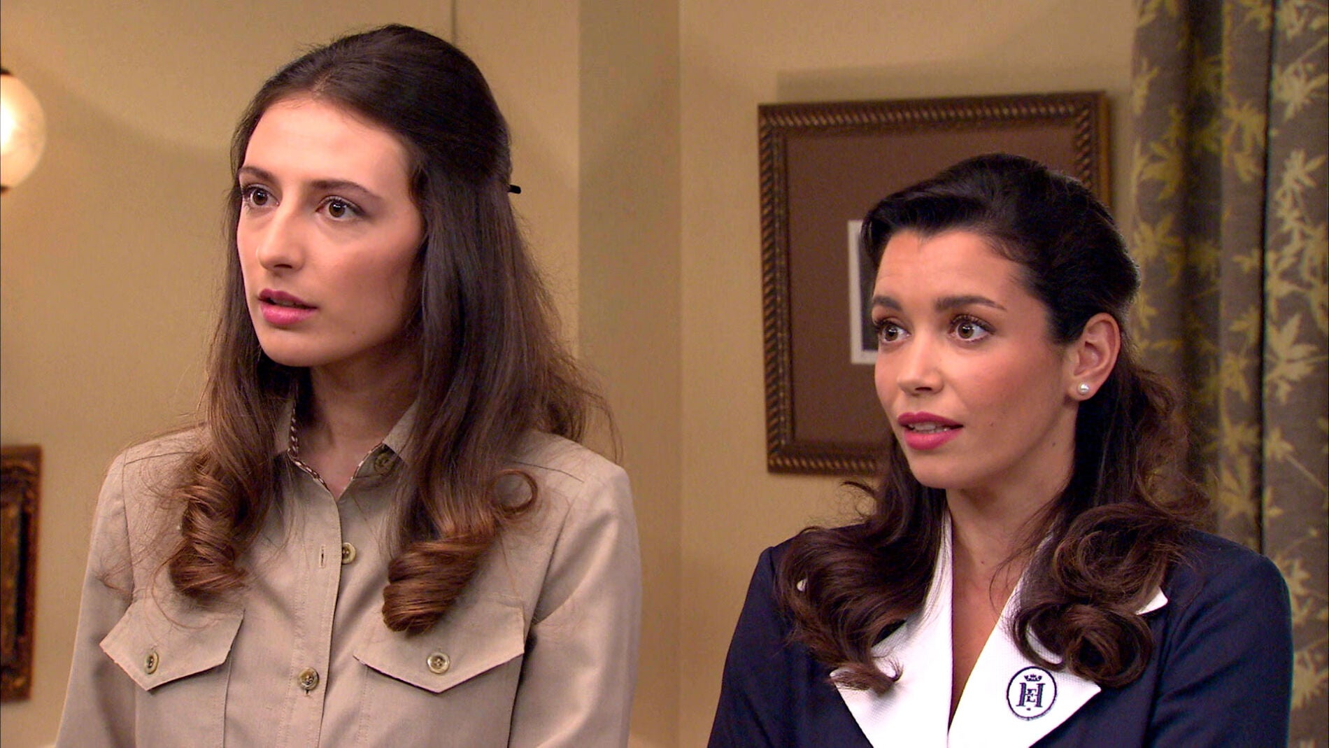 Roque advierte a Marina y Amelia de que su trabajo peligra