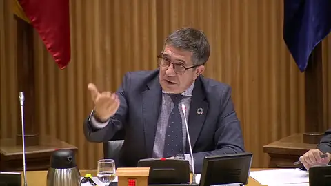 Enfrentamiento entre Patxi López y Bildu por la derogación de la reforma laboral Enfrentamiento entre Patxi López y Bildu por la derogación de la reforma laboral