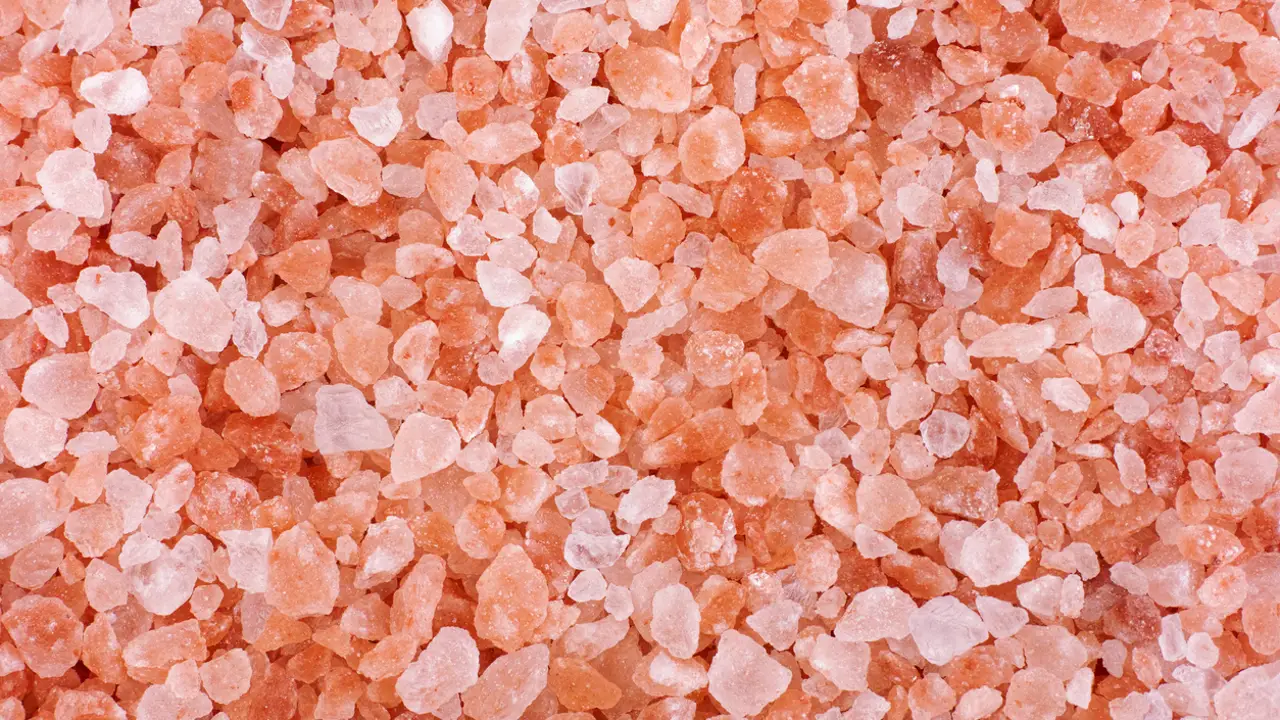 Propiedades de la sal rosa del Himalaya para la piel - increíbles