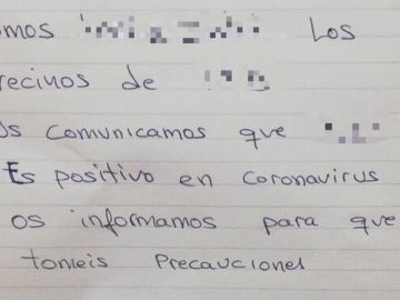 Un matrimonio de Adra (Almería) pide a sus vecinos no "entrar en pánico" tras confirmar que uno tiene coronavirus