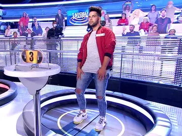 Arturo Valls alucina con la caída de un concursante de ‘¡Ahora caigo!’: “¡Ha levitado!” Arturo Valls alucina con la caída de un concursante de ‘¡Ahora caigo!’: “¡Ha levitado!”