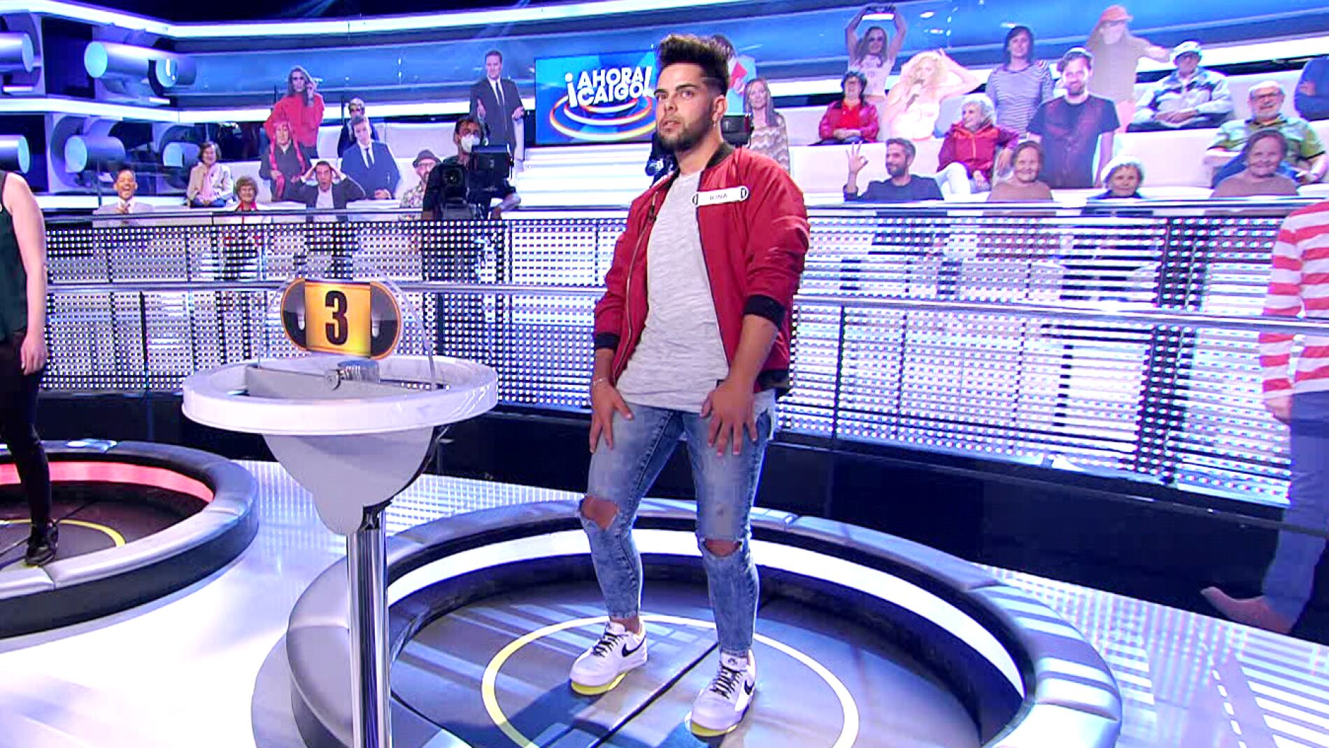 Arturo Valls alucina con la ca&iacute;da de un concursante de &lsquo;&iexcl;Ahora caigo!&rsquo;: &ldquo;&iexcl;Ha levitado!&rdquo; 