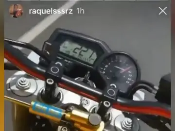 Detienen a dos personas por circular a más de 200 km/h y publicarlo en las redes sociales Detienen a dos personas por circular a más de 200 km/h y publicarlo en las redes sociales