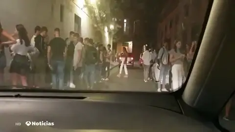 Botellón en Las Palmas de Gran Canaria sin mascarillas y sin distancia de seguridad por el coronavirus Botellón en Las Palmas de Gran Canaria sin mascarillas y sin distancia de seguridad por el coronavirus