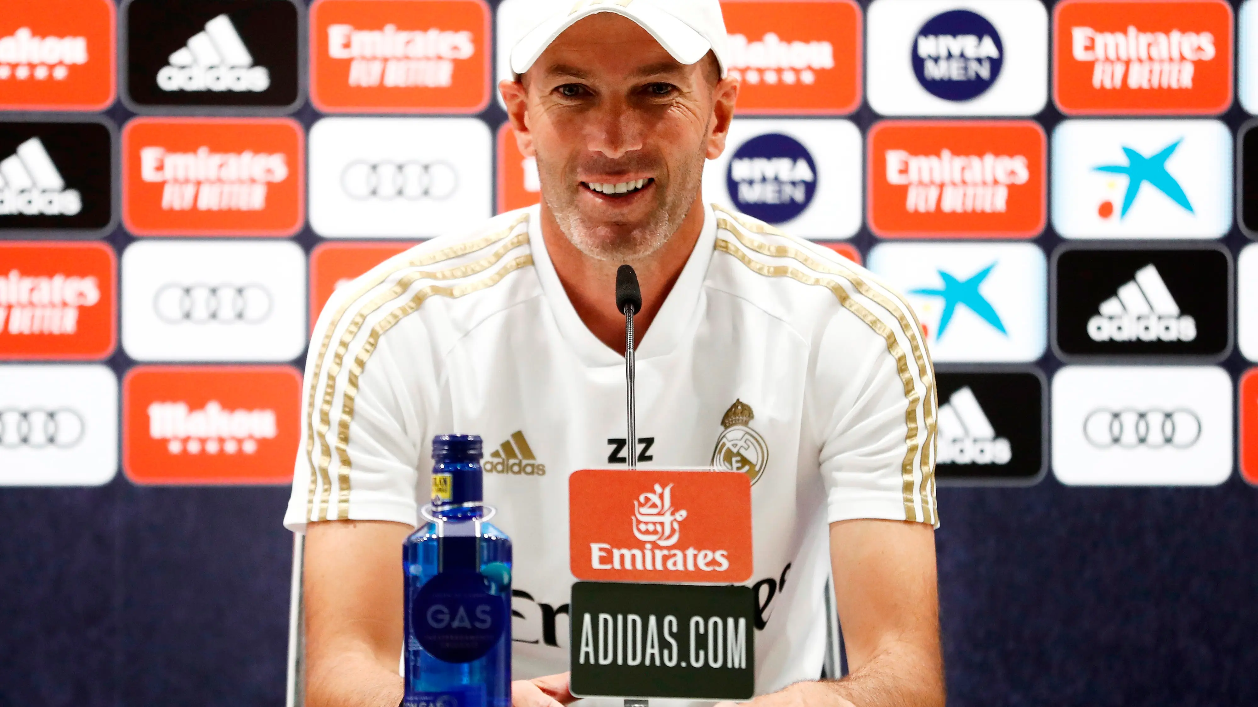 Zinedine Zidane, durante una rueda de prensa Zinedine Zidane, durante una rueda de prensa