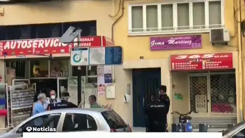 Confinan a los vecinos de un edificio de Albacete por un rebrote de coronavirus Confinan a los vecinos de un edificio de Albacete por un rebrote de coronavirus