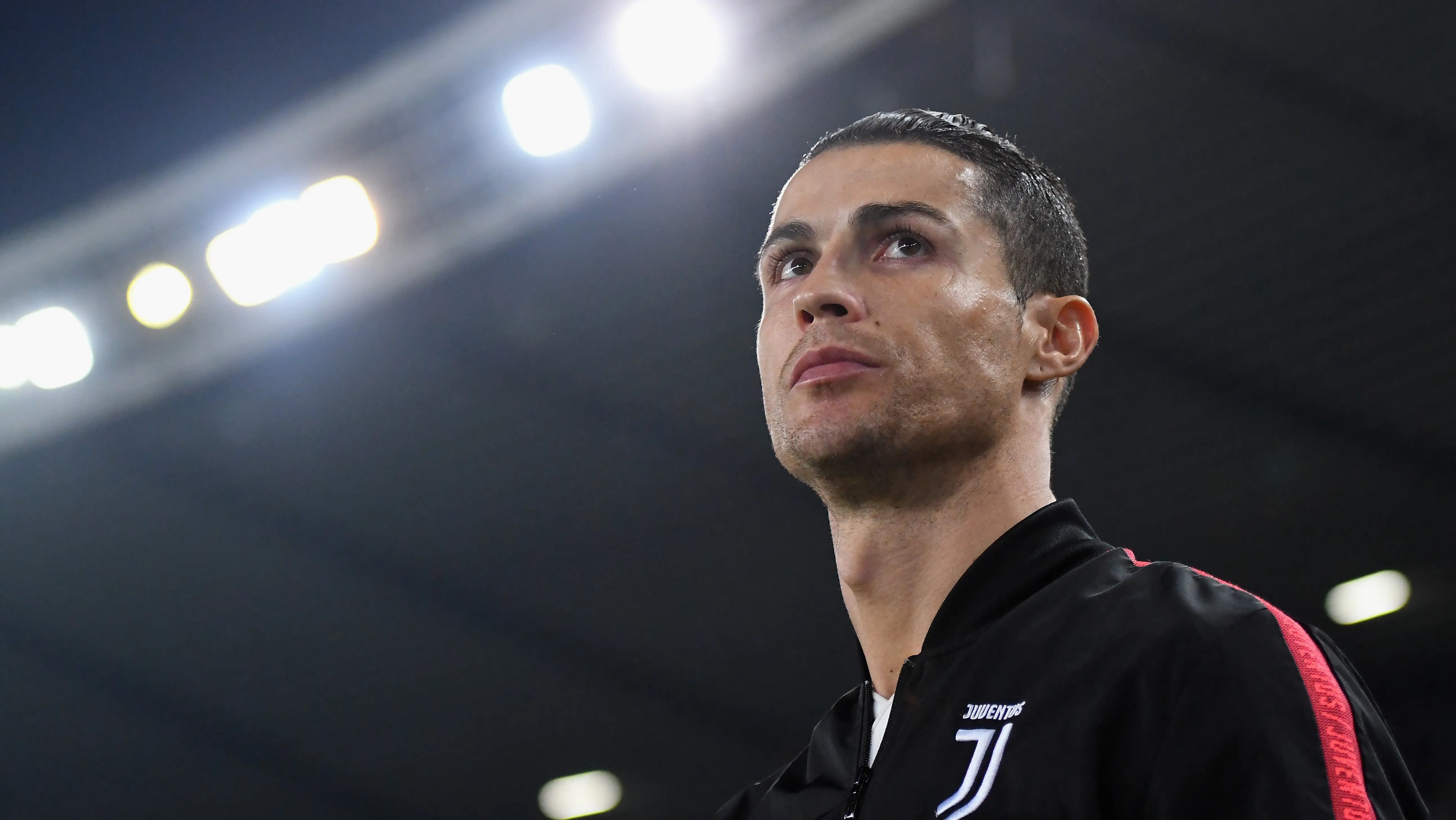 Georgina Rodríguez dedica una foto desde el yate a Cristiano Ronaldo: "La mujer más guapa del mundo" Georgina Rodríguez dedica una foto desde el yate a Cristiano Ronaldo: "La mujer más guapa del mundo"