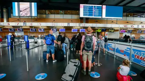 Aeropuerto de Charleroi, Bélgica Aeropuerto de Charleroi, Bélgica