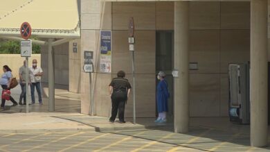 Detenido un contagiado de coronavirus que huyó del hospital de Cartagena por la ventana