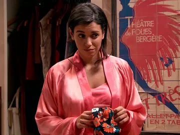 Luisita preocupa a Amelia: “¿Qué te pasa, cariño?” Luisita preocupa a Amelia: “¿Qué te pasa, cariño?”