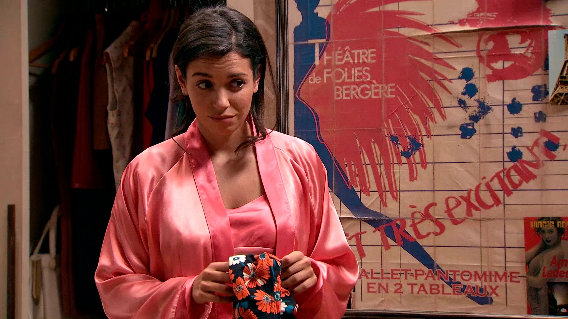 Luisita preocupa a Amelia: “¿Qué te pasa, cariño?” Luisita preocupa a Amelia: “¿Qué te pasa, cariño?”