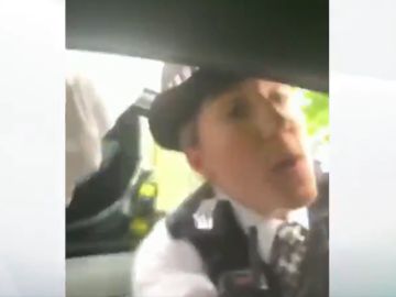  Dos atletas denuncian un trato racista de la Policía inglesa "por ser negros y conducir un Mercedes"