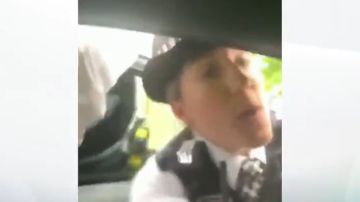   Dos atletas denuncian un trato racista de la Policía inglesa "por ser negros y conducir un Mercedes"