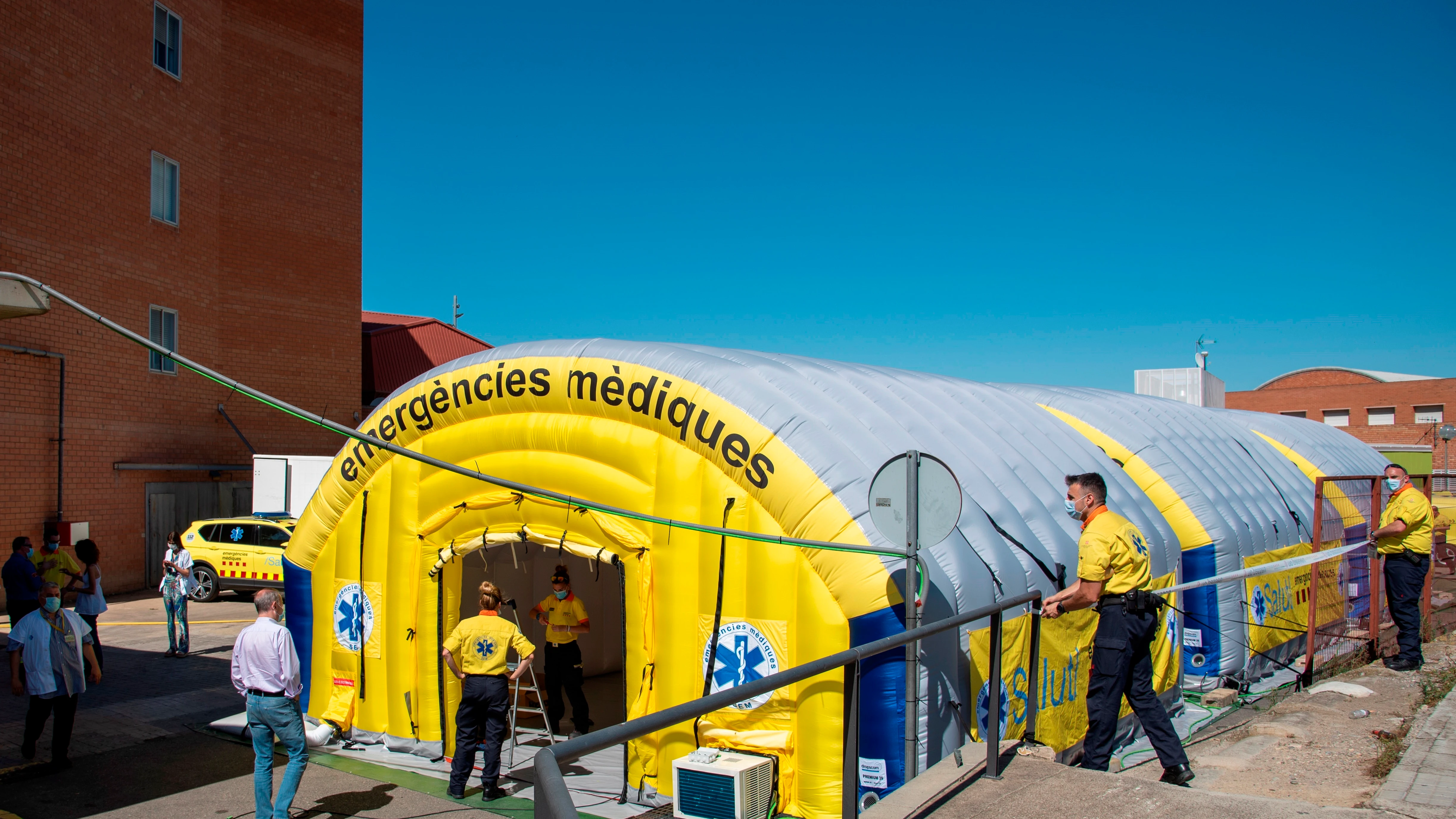 El Sistema de Emergencias Médicas (SEM) de la Generalitat de Cataluña ha instalado este viernes un hospital de campaña El Sistema de Emergencias Médicas (SEM) de la Generalitat de Cataluña ha instalado este viernes un hospital de campaña