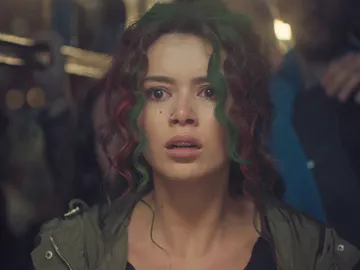 El accidente de barco que explica la obsesión de Şirin con Sarp El accidente de barco que explica la obsesión de Şirin con Sarp