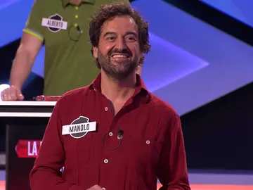 Los llamativos zapatos de Manolo, de ‘Los dispersos’, que sorprenden a Juanra Bonet Los llamativos zapatos de Manolo, de ‘Los dispersos’, que sorprenden a Juanra Bonet