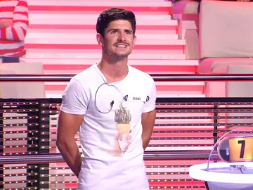 Arturo Valls conoce al primo de El Torres, creador de himnos cómo 'El euro que te anima' y 'Qué bonito es' Arturo Valls conoce al primo de El Torres, creador de himnos cómo 'El euro que te anima' y 'Qué bonito es'