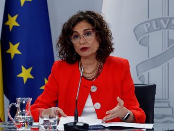 La portavoz del Gobierno, María Jesús Montero, en rueda de prensa