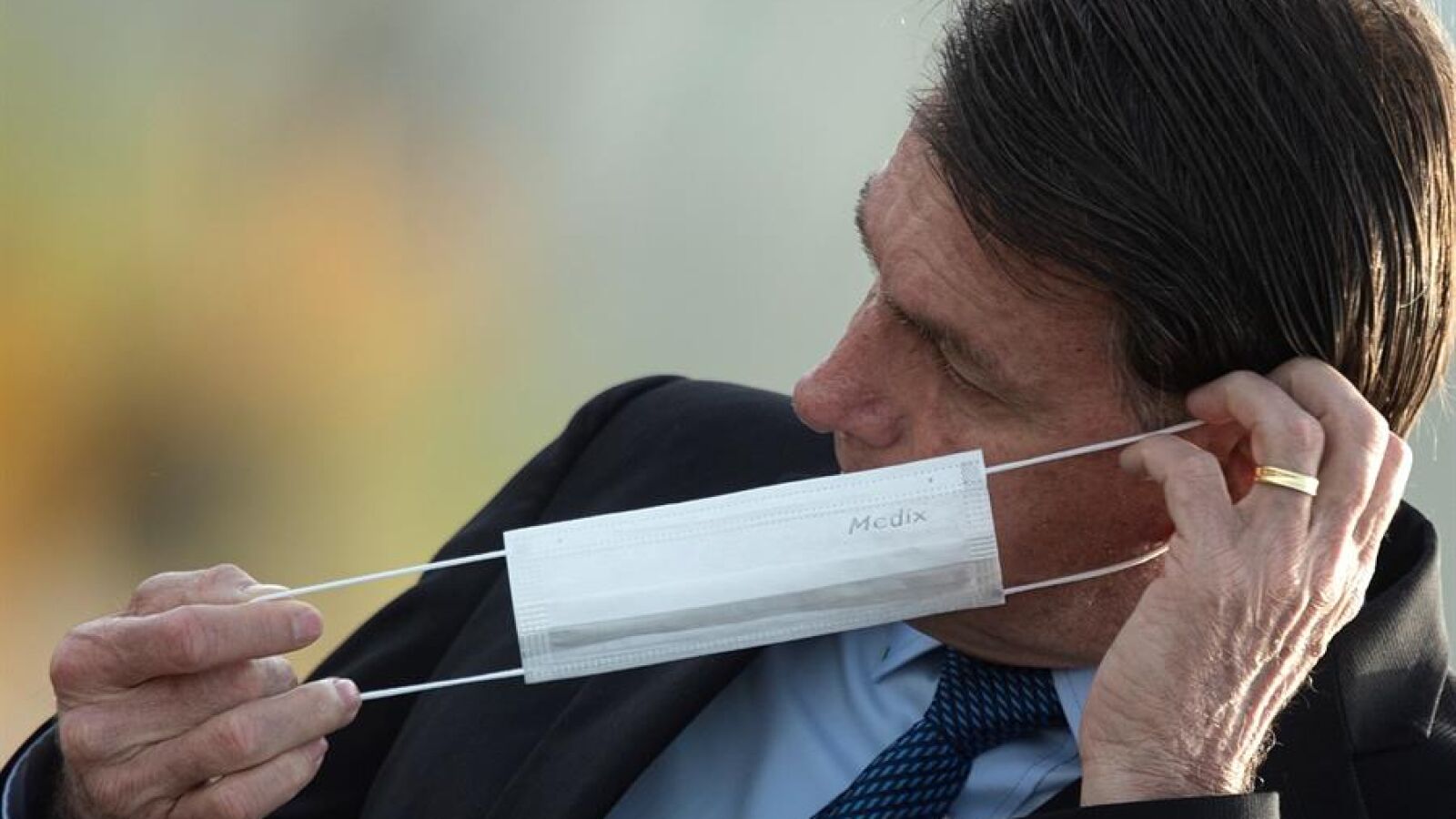 Demanda a Jair Bolsonaro por quitarse la mascarilla ante la prensa tras confirmar que tenía coronavirus