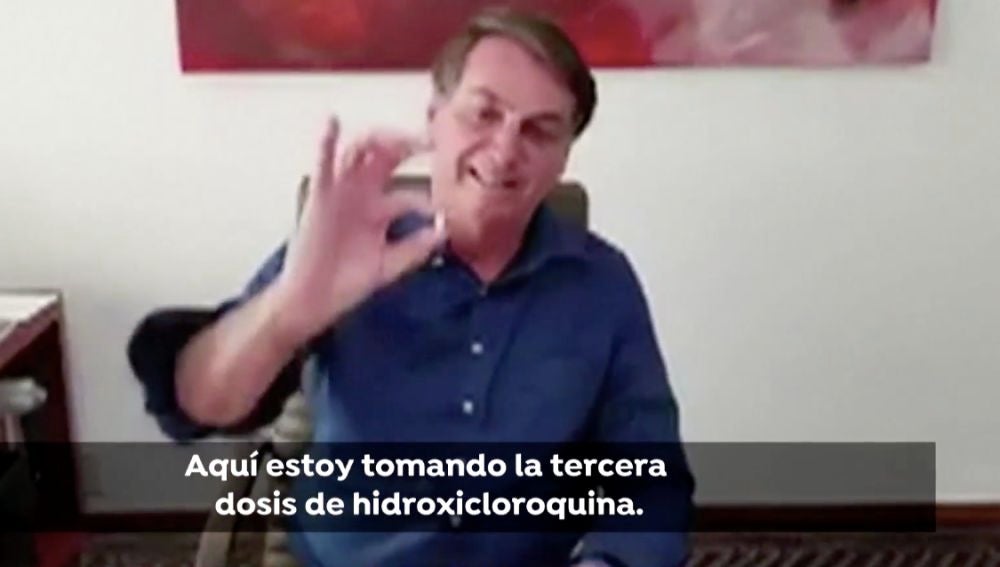 Jair Bolsonaro tomando hidroxicloroquina