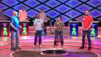 Juanra Bonet consigue hacer bailar a ‘Los Dispersos’ al ritmo de Baccara