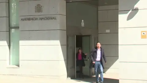 Podemos dice que el informe sobre la tarjeta del móvil de Dina Bousselham desmiente las acusaciones contra Pablo Iglesias Podemos dice que el informe sobre la tarjeta del móvil de Dina Bousselham desmiente las acusaciones contra Pablo Iglesias