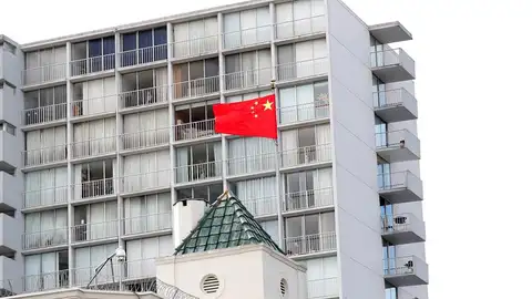 El FBI busca una científica china escondida en el Consulado de San Francisco y la acusa de espionaje El FBI busca una científica china escondida en el Consulado de San Francisco y la acusa de espionaje