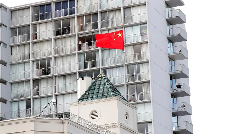 El FBI busca una científica china escondida en el Consulado de San Francisco y la acusa de espionaje El FBI busca una científica china escondida en el Consulado de San Francisco y la acusa de espionaje