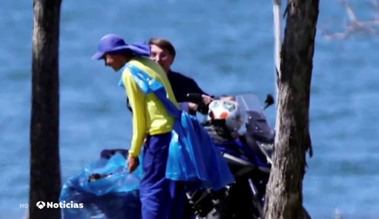 Bolsonaro, positivo en coronavirus, pillado paseando en moto y sin mascarilla