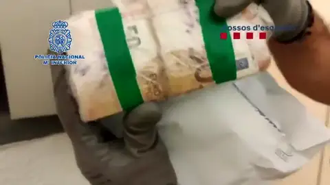 Cae la banda del butrón que robó 1,3 millones de euros en relojes Cae la banda del butrón que robó 1,3 millones de euros en relojes