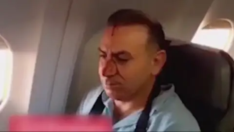 El terror de los pasajeros de un avión iraní acosado por aviones militares en Siria El terror de los pasajeros de un avión iraní acosado por aviones militares en Siria