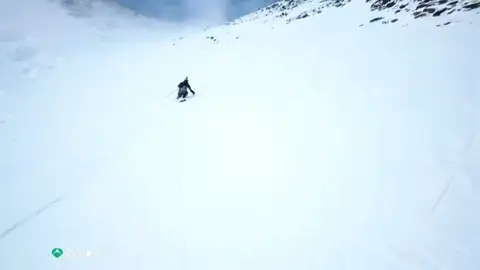 Andzrej Bargiel se convierte en el primer hombre que consigue bajar el K2 esquiando Andzrej Bargiel se convierte en el primer hombre que consigue bajar el K2 esquiando