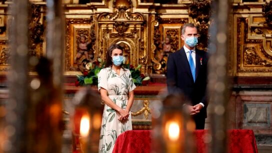 Los reyes don Felipe y do&ntilde;a Letizia presiden la misa y la ofrenda al apostol Santiago 