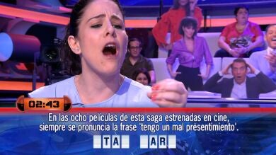 Nuria, la concursante que habla un nuevo y extraño idioma en '¡Ahora caigo!'
